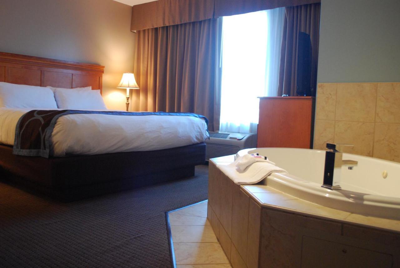 Super 8 By Wyndham Edmonton South Hotel Kültér fotó