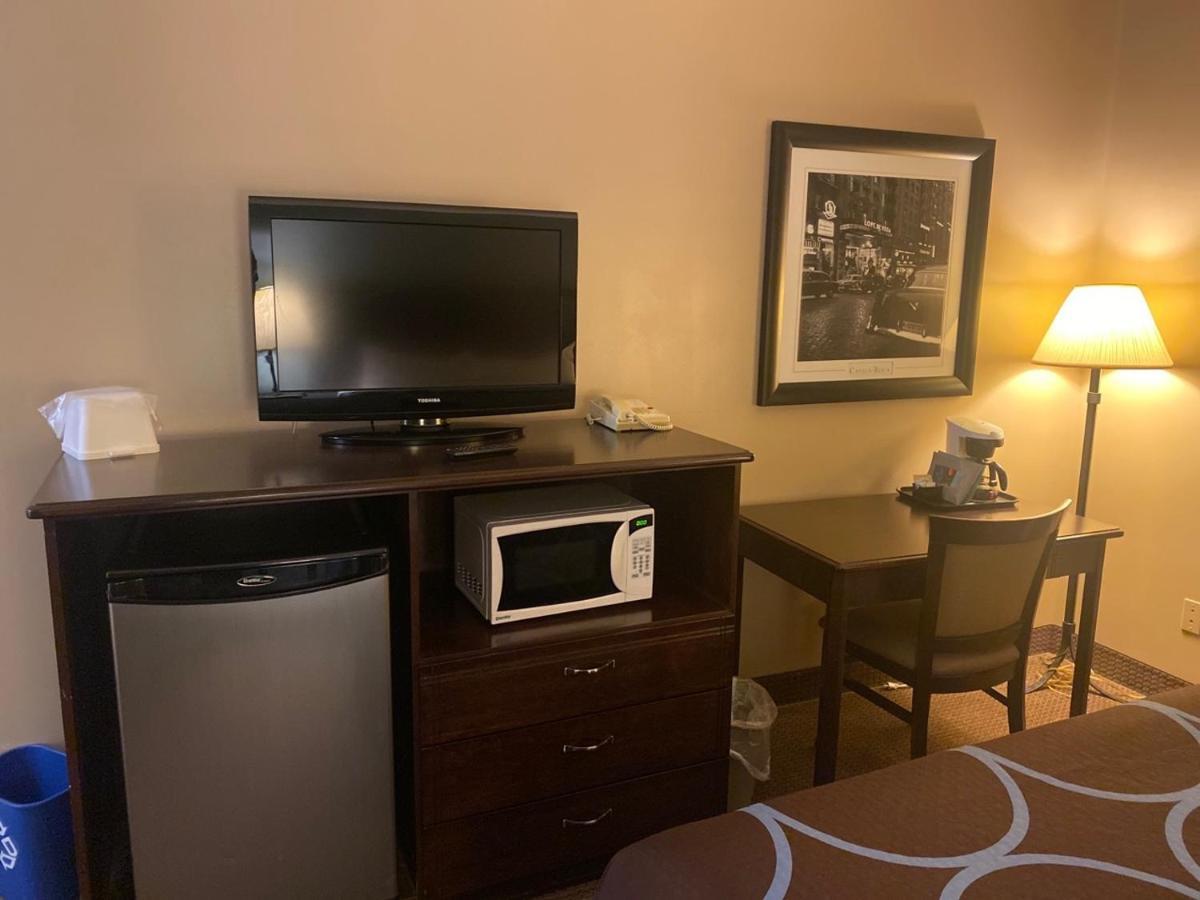 Super 8 By Wyndham Edmonton South Hotel Kültér fotó